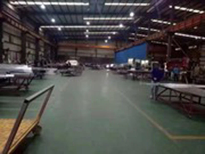 1号生(sheng)産(chan)铝單(dan)板的(de)廠(chǎng)傢(jia)車(che)间